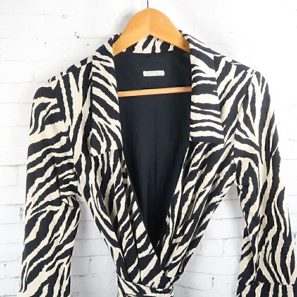 NOTICE ZEBRA PRINT LONG SLEEVE WRAP DRESS SIZE MEDIUM - Picture 3 of 7